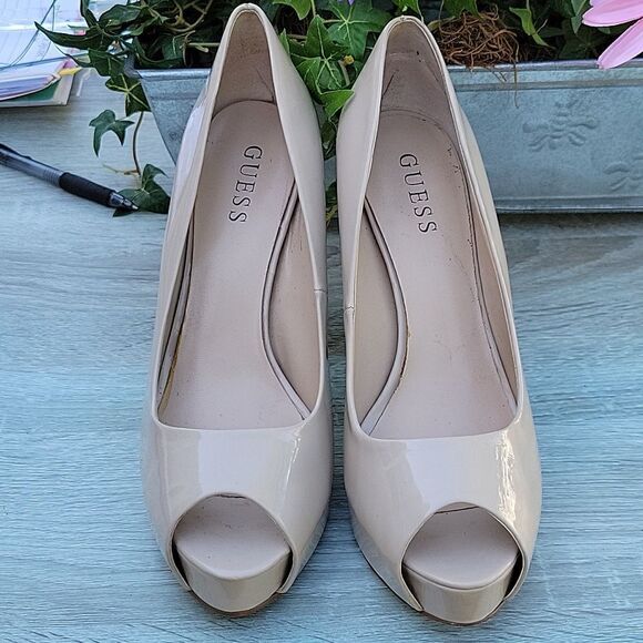 🦋GUESS PLATFORM HEELS, SIZE 8  NWOT 
Pumps- off white comfortable cushion - Picture 8 of 9